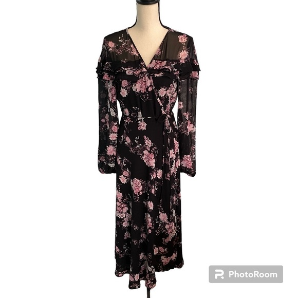 Wayf Black Floral Wrap Dress NWT Ruffle Back Sz M - Picture 2 of 13